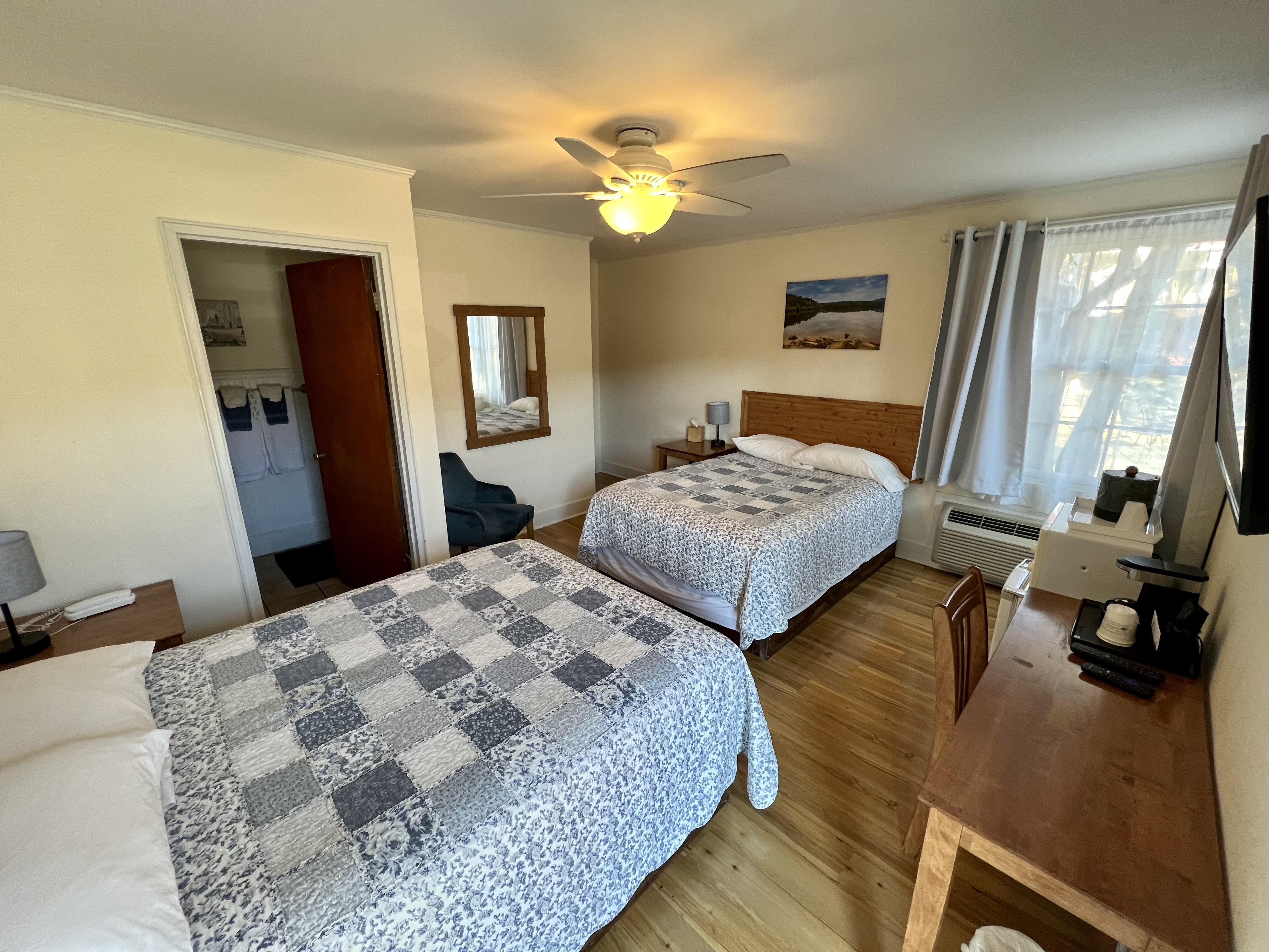 Room with 2 double beds